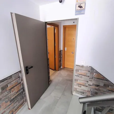 Manuela Nogales Apartments! مالقة